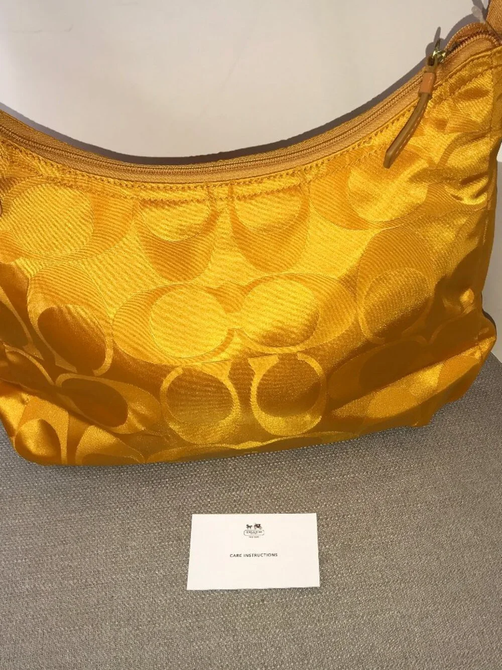 NWT Coach Signature Getaway Crossbody Orange Spice F77369 - Picture 2 of 15